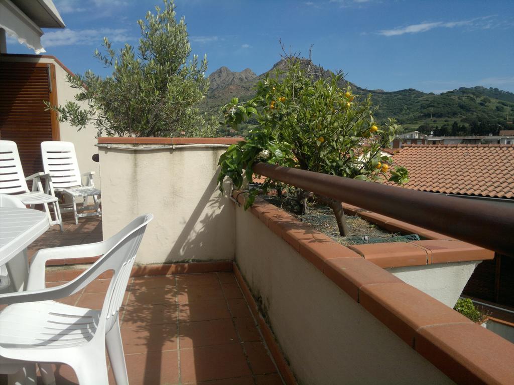 Porto Azzuro Apartment 6 Beds Порт-Аццурро Экстерьер фото